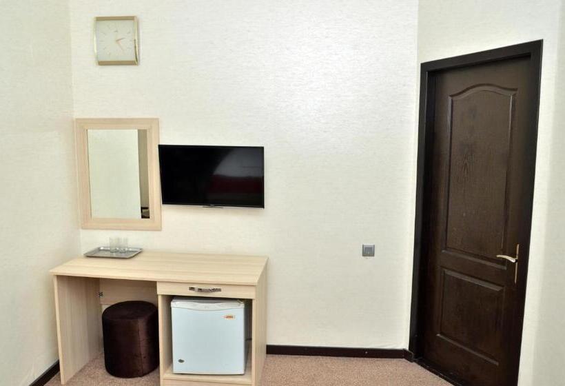 اتاق استاندارد یک نفره, Consul