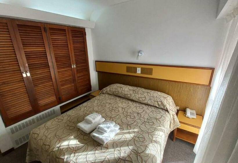 חדר סטנדרט, Costanera