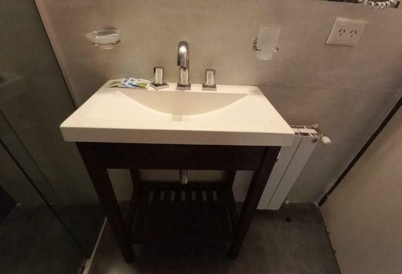 חדר סטנדרט, Costanera