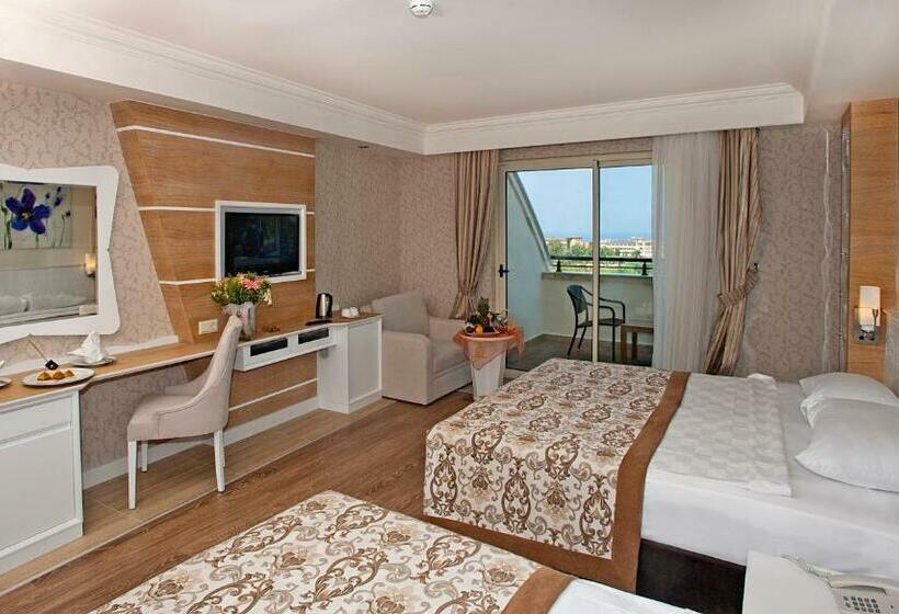 غرفة قياسية مطلّة علي البحر, Crystal Sunset Luxury Resort & Spa - Ultimate All Inclusive