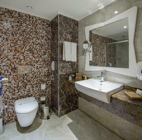 غرفة قياسية مطلّة علي البحر, Crystal Sunset Luxury Resort & Spa - Ultimate All Inclusive