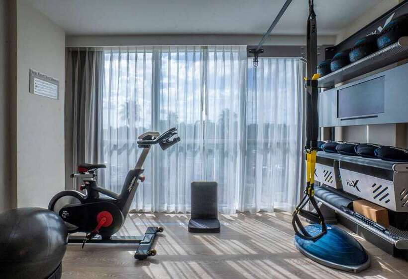 带大床的标准间, Doubletree By Hilton Columbus Dublin