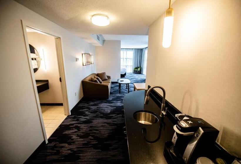 מיטת קינג בסוויטה, Fairfield By Marriott Inn & Suites Washington Casino Area