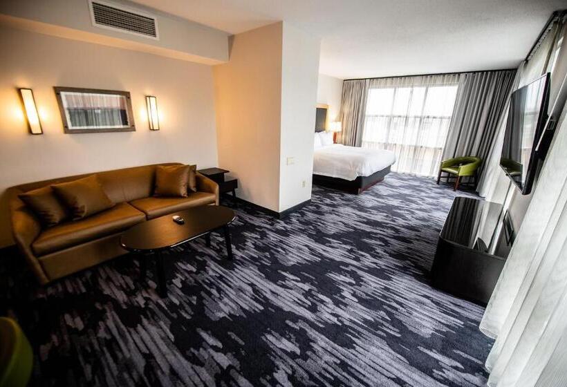 מיטת קינג בסוויטה, Fairfield By Marriott Inn & Suites Washington Casino Area