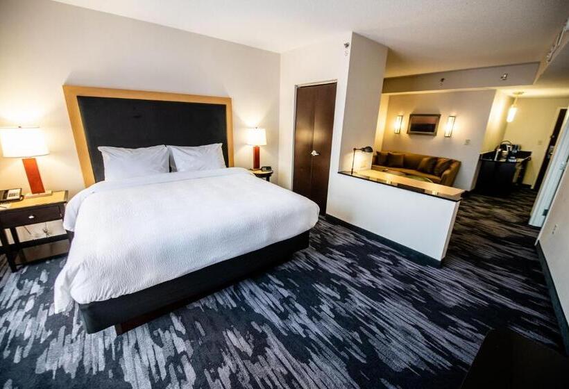 מיטת קינג בסוויטה, Fairfield By Marriott Inn & Suites Washington Casino Area