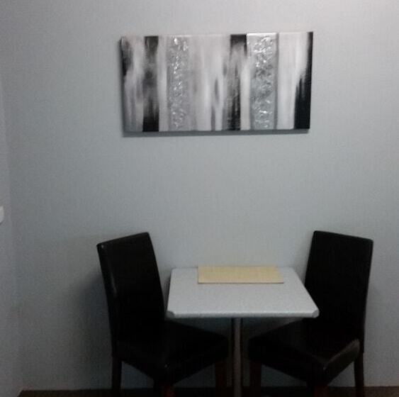 수피리어 룸, Hideaway Motor Inn