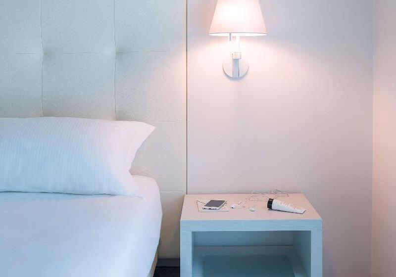 غرفة إقتصادية, Hideaway Motor Inn