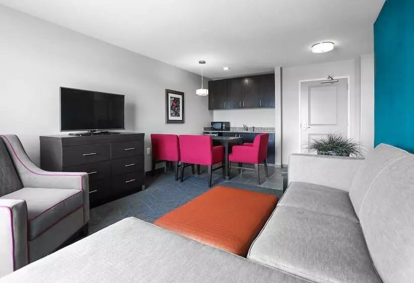 スイート, Holiday Inn Express Moline   Quad Cities Area, An Ihg