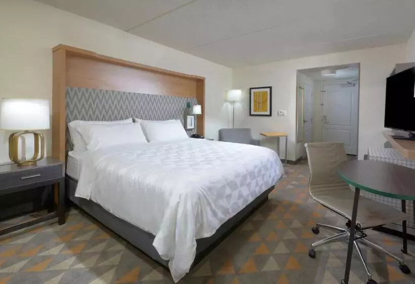 キングサイズベッドのスタンダードルーム, Holiday Inn Raleigh Durham Airport, An Ihg