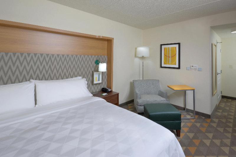 Номер Стандарт Адаптированный для Инвалидов, Holiday Inn Raleigh Durham Airport, An Ihg