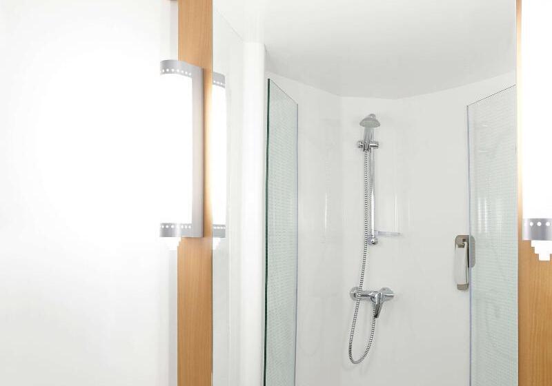 Номер Стандарт, Ibis Styles Liverpool Centre Dale Street   Cavern Quarter