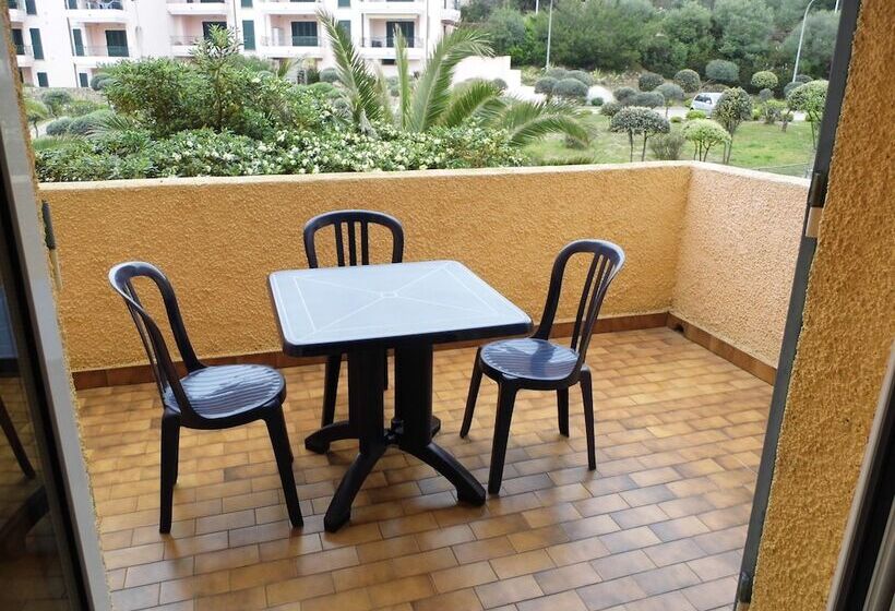 Апартаменты Comfort 2 Спальни, Le Nereidi Hotel & Residence Con Piscina Tennis Fitness Parcheggio Coperto Sala Conferenze