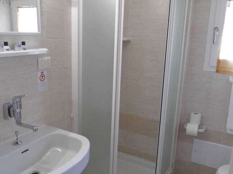 Apartamento Confort 2 Quartos, Le Nereidi Hotel & Residence Con Piscina Tennis Fitness Parcheggio Coperto Sala Conferenze