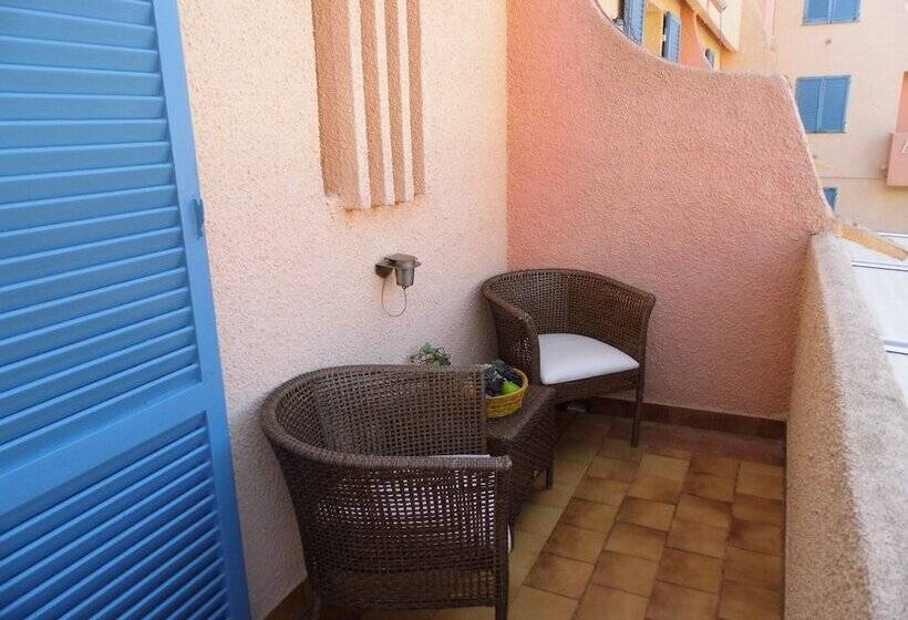 Номер Стандарт Трехместный, Le Nereidi Hotel & Residence Con Piscina Tennis Fitness Parcheggio Coperto Sala Conferenze