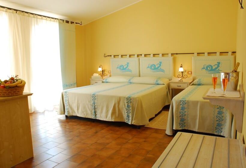 Номер Стандарт Трехместный, Le Nereidi Hotel & Residence Con Piscina Tennis Fitness Parcheggio Coperto Sala Conferenze