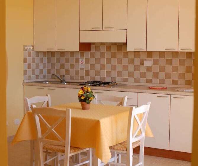 Апартаменты Comfort 2 Спальни, Le Nereidi Hotel & Residence Con Piscina Tennis Fitness Parcheggio Coperto Sala Conferenze