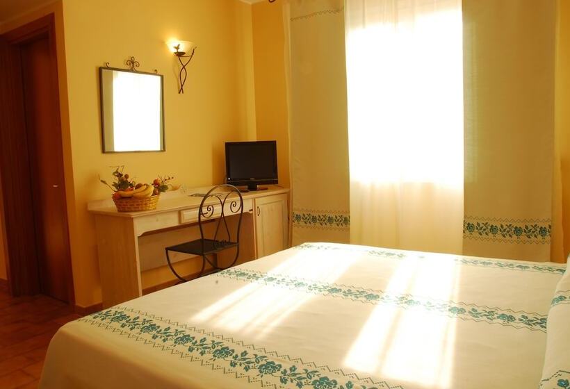 Quarto Comfort, Le Nereidi Hotel & Residence Con Piscina Tennis Fitness Parcheggio Coperto Sala Conferenze