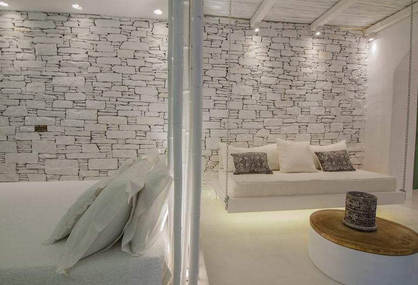 سوییت لوکس, Levantes Ios Boutique