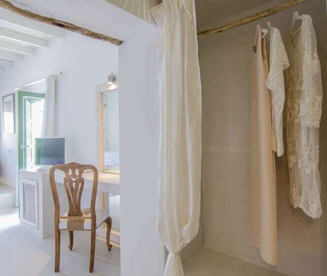 اتاق خانوادگی با چشم‌انداز دریا, Levantes Ios Boutique