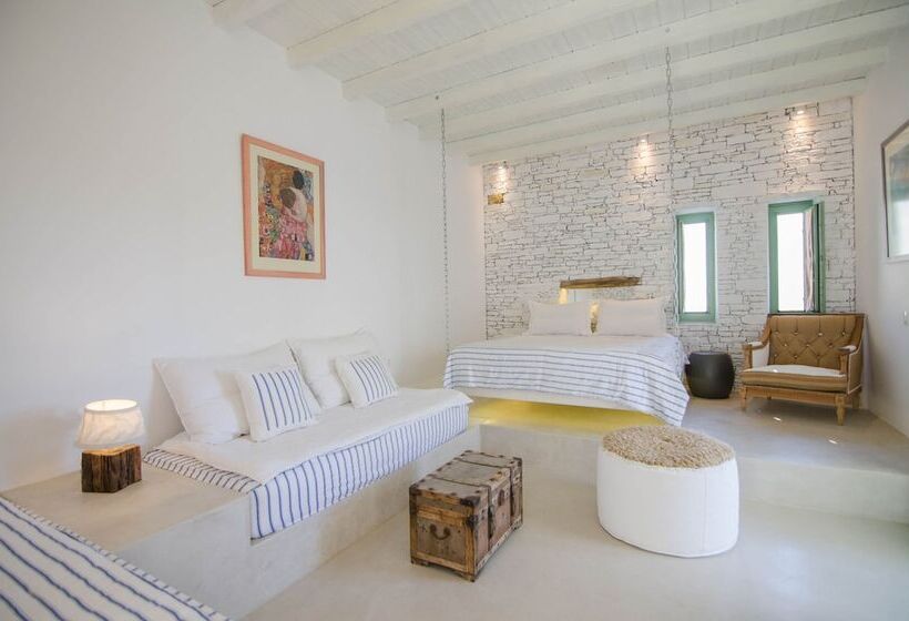 اتاق خانوادگی با چشم‌انداز دریا, Levantes Ios Boutique