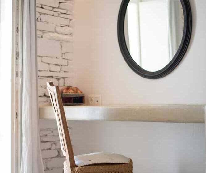 سوییت جونیور با چشم‌انداز جانبی دریا, Levantes Ios Boutique