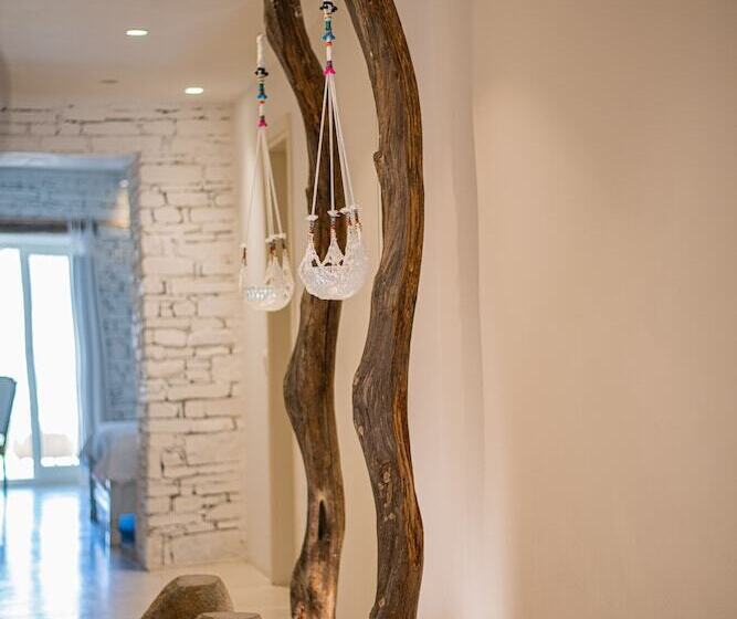 سوییت جونیور با چشم‌انداز جانبی دریا, Levantes Ios Boutique