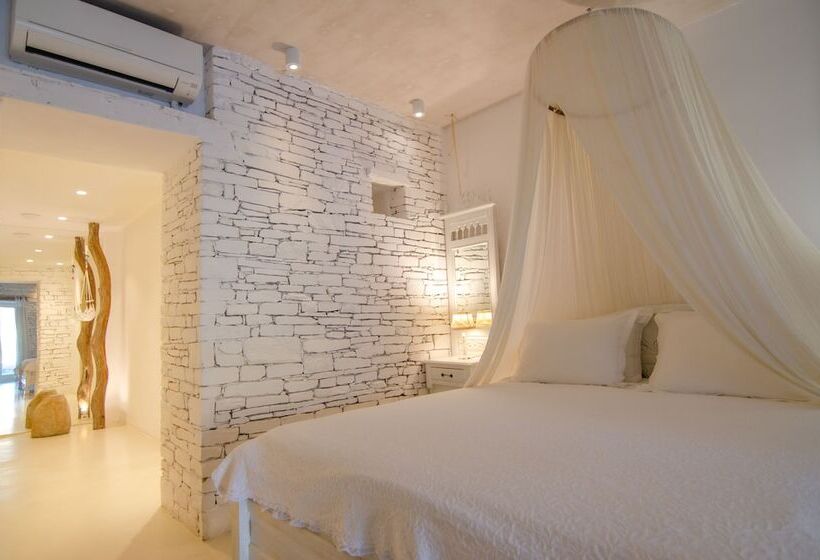 سوییت جونیور با چشم‌انداز جانبی دریا, Levantes Ios Boutique