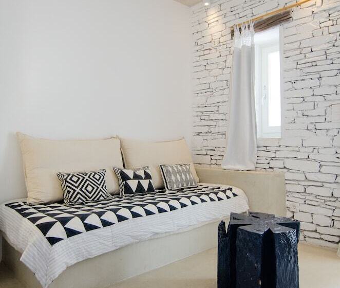 سوییت جونیور با چشم‌انداز جانبی دریا, Levantes Ios Boutique