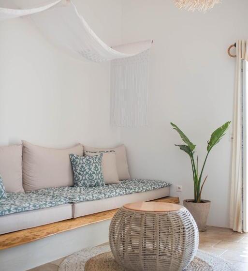 اتاق دوبلکس, Levantes Ios Boutique