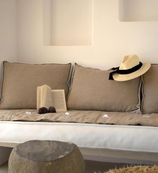 سوییت جونیور با چشم‌انداز دریا, Levantes Ios Boutique