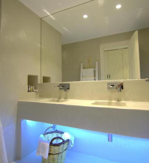 سوییت جونیور با چشم‌انداز دریا, Levantes Ios Boutique