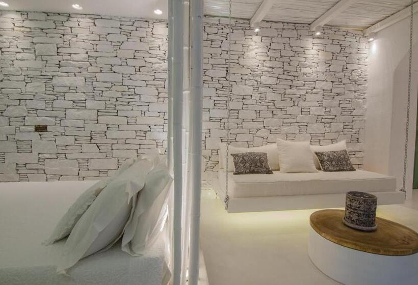 سوییت لوکس, Levantes Ios Boutique