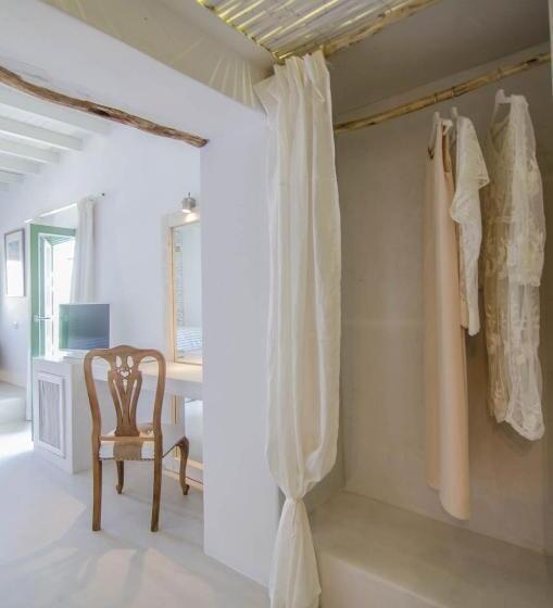 اتاق خانوادگی با چشم‌انداز دریا, Levantes Ios Boutique