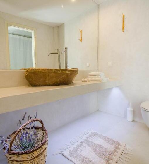 اتاق خانوادگی با چشم‌انداز دریا, Levantes Ios Boutique