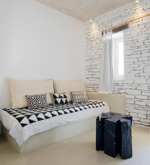 سوییت جونیور با چشم‌انداز جانبی دریا, Levantes Ios Boutique