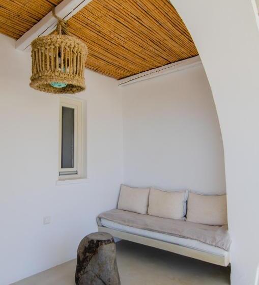 سوییت جونیور با چشم‌انداز جانبی دریا, Levantes Ios Boutique