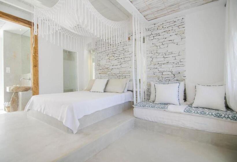 اتاق لوکس با چشم‌انداز دریا, Levantes Ios Boutique