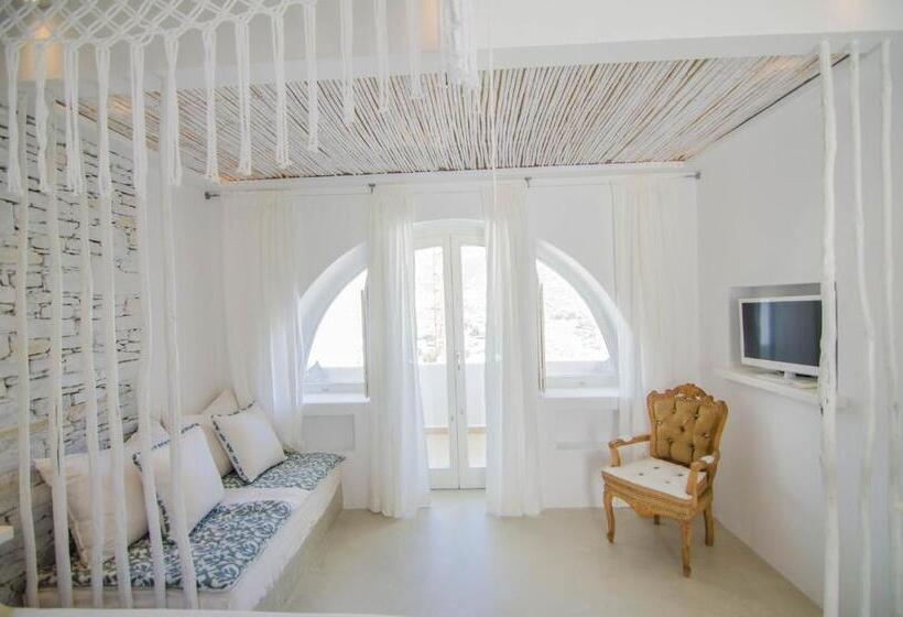 اتاق لوکس با چشم‌انداز دریا, Levantes Ios Boutique