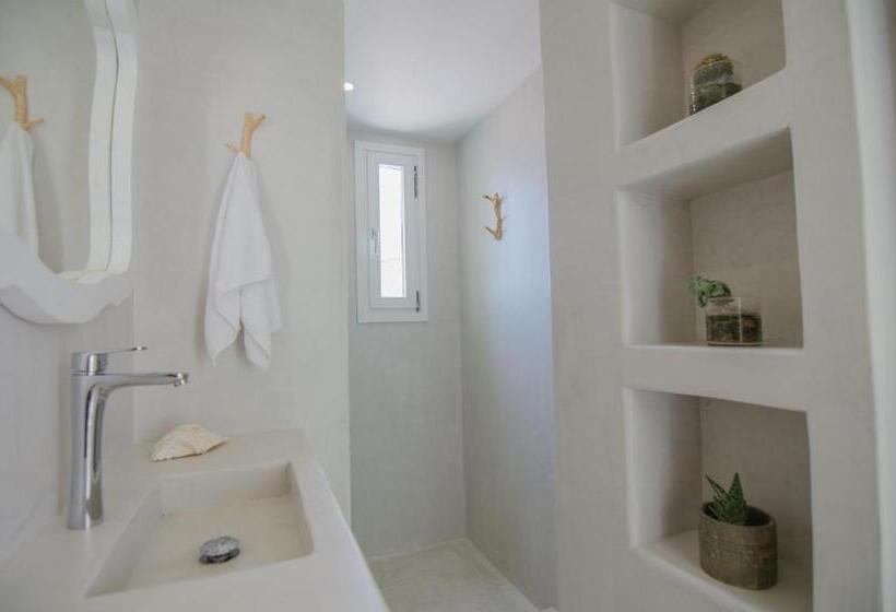 اتاق لوکس با چشم‌انداز دریا, Levantes Ios Boutique