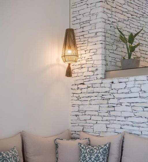 ویلای یک اتاق خوابه با استخر شنا, Levantes Ios Boutique