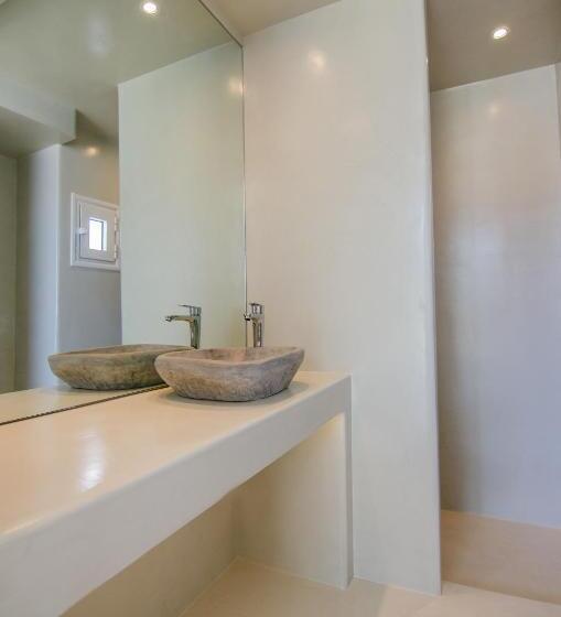 ویلای یک اتاق خوابه با استخر شنا, Levantes Ios Boutique