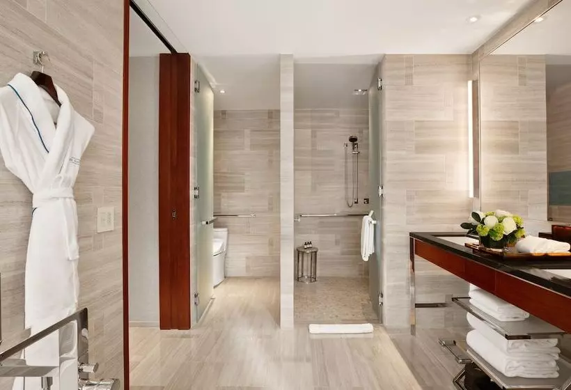 Suite Adapted for people with reduced mobility