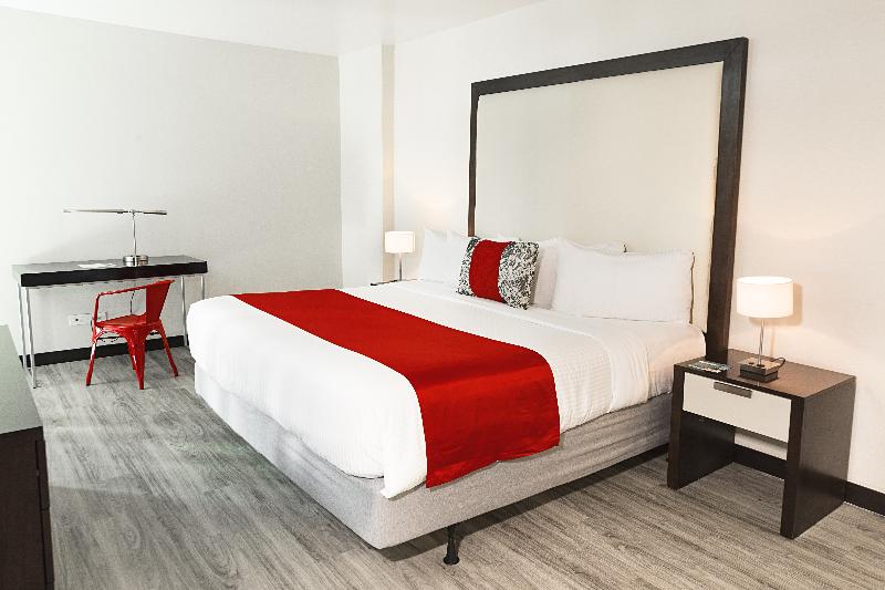 스위트 킹사이즈 침대, Park Inn San Jose By Radisson