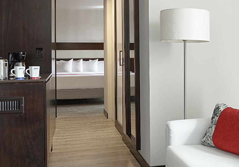 Номер Deluxe Кровать Кинг, Park Inn San Jose By Radisson