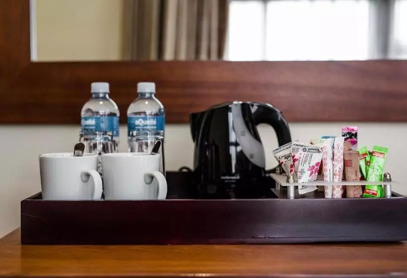 キングサイズベッドのスイートルーム, Premier Hotel Midrand