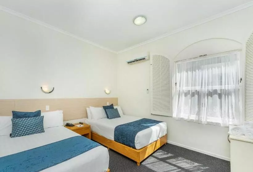 2ダブルベッドのスタンダードルーム, Ramada By Wyndham Hamilton City Center