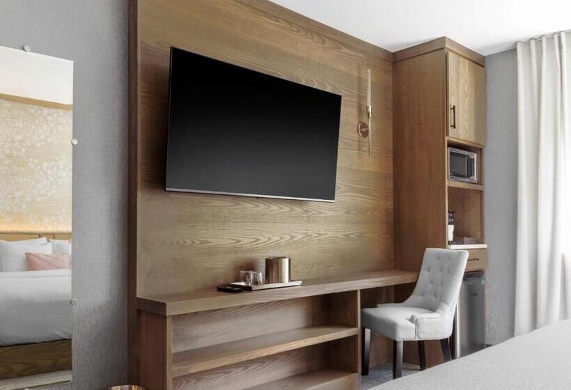 스탠다드 발코니 룸, Voco The Cadence, An Ihg