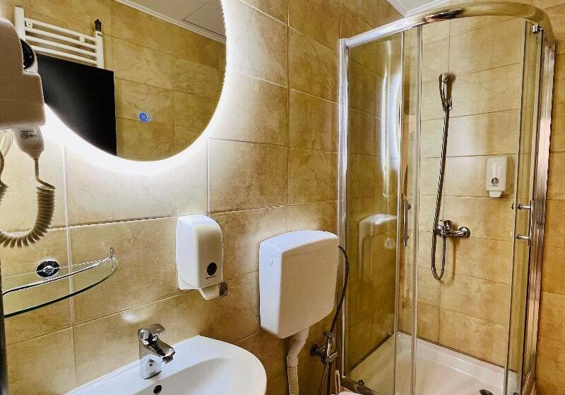 اتاق اکونومی, Side One Design Hotel Garni