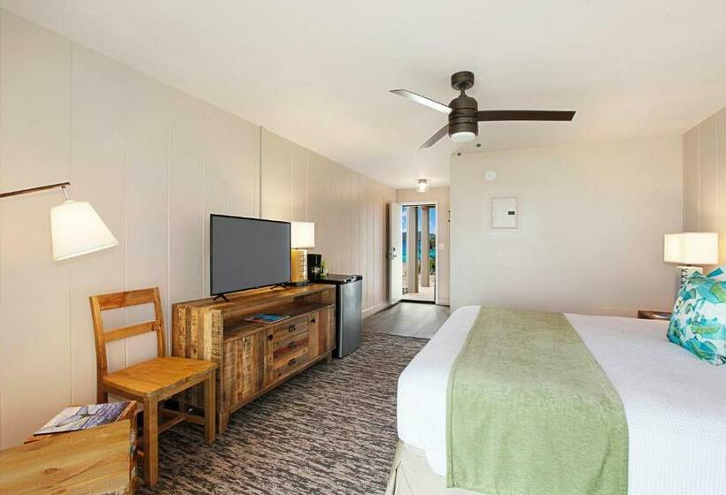 غرفة قياسية مطلّة علي البحر, The Iso By Castle