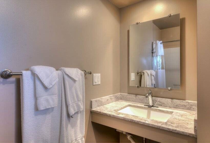 غرفة ديلوكس مطلّة علي البحر, The Iso By Castle